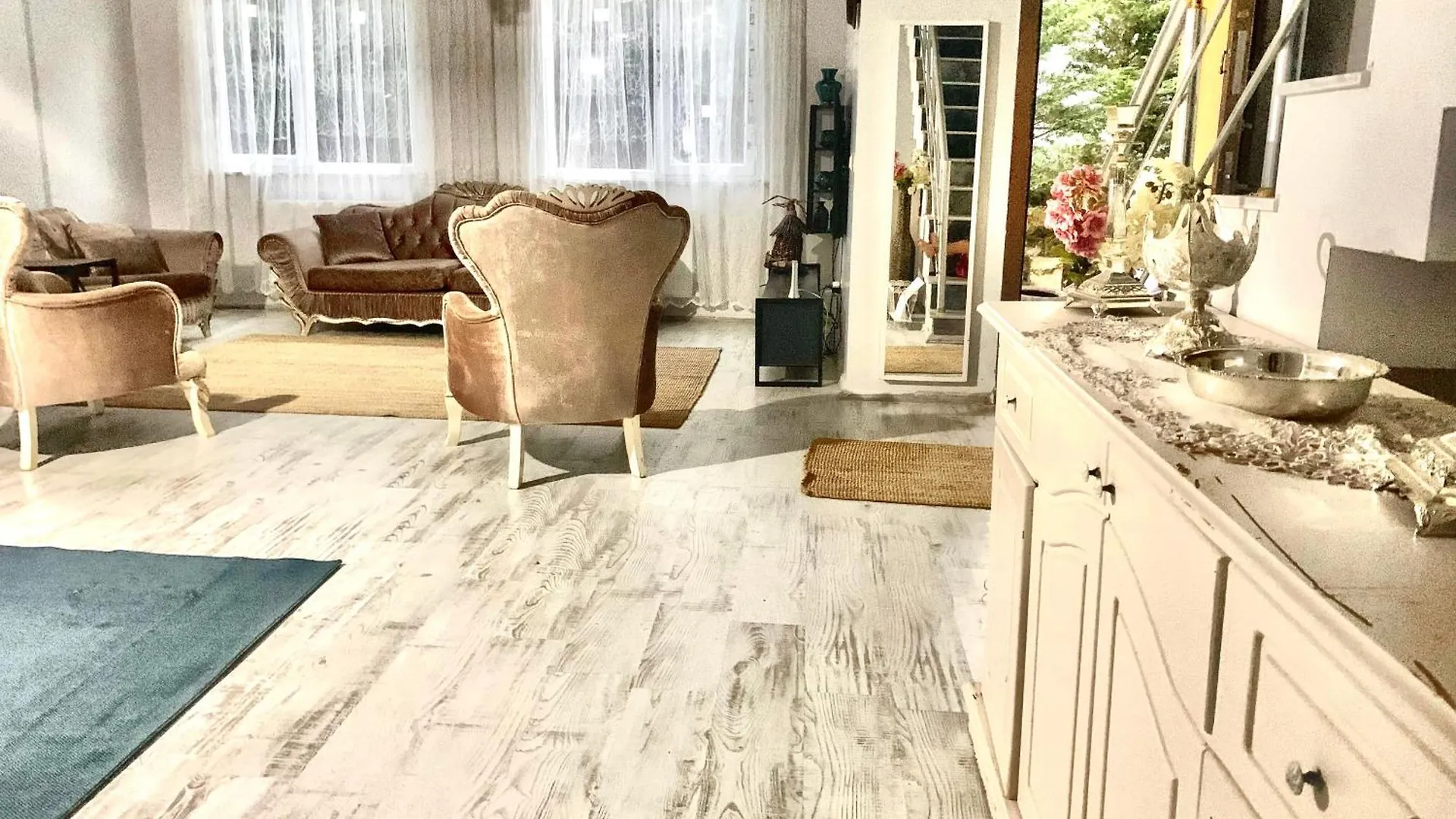 Forest Villa-2 , 6 Minutes From The Airport Istanbul Bed & Breakfast