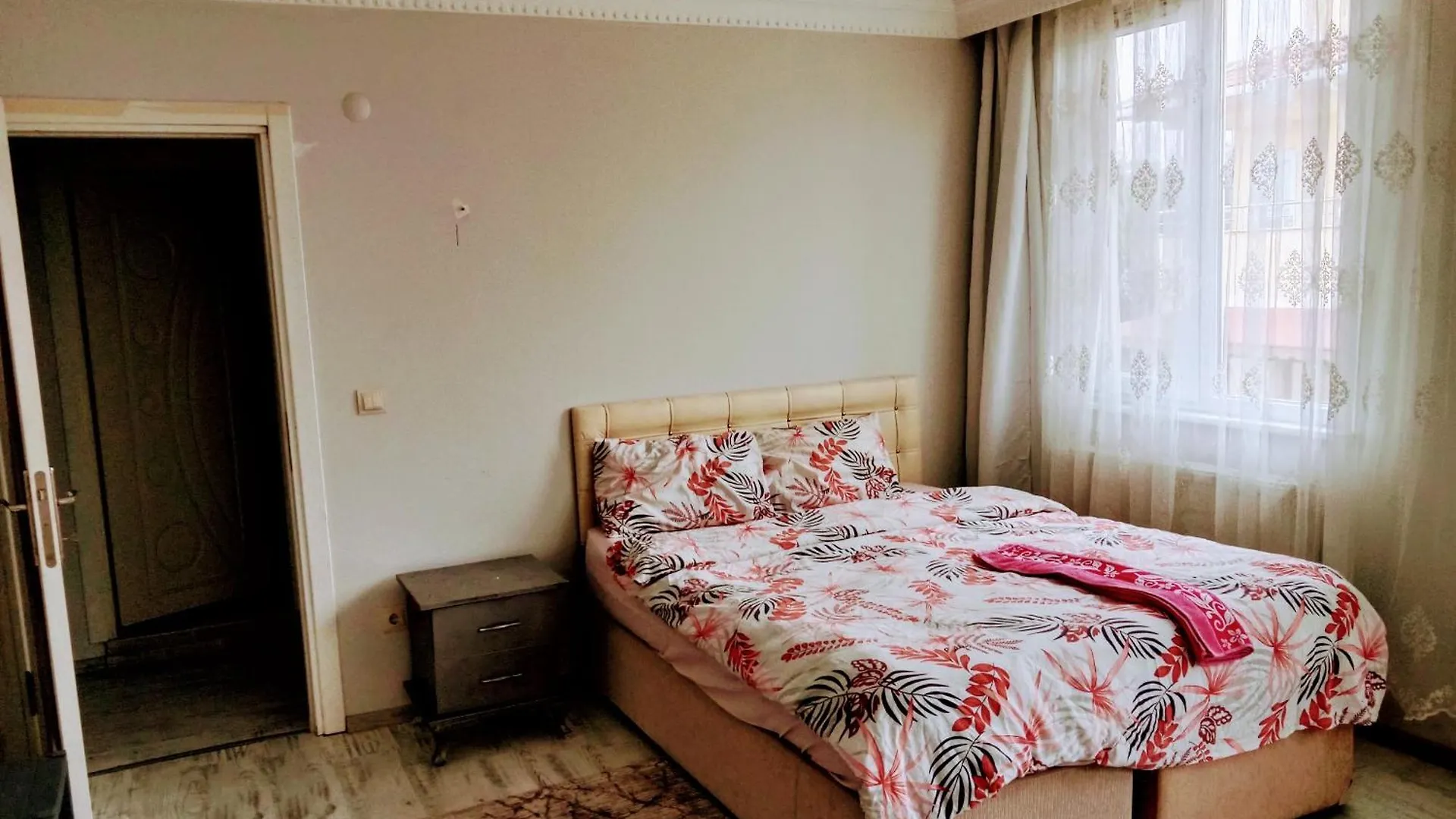 Forest Villa-2 , 6 Minutes From The Airport Istanbul Bed & Breakfast